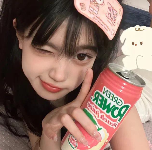晨曦中的女孩